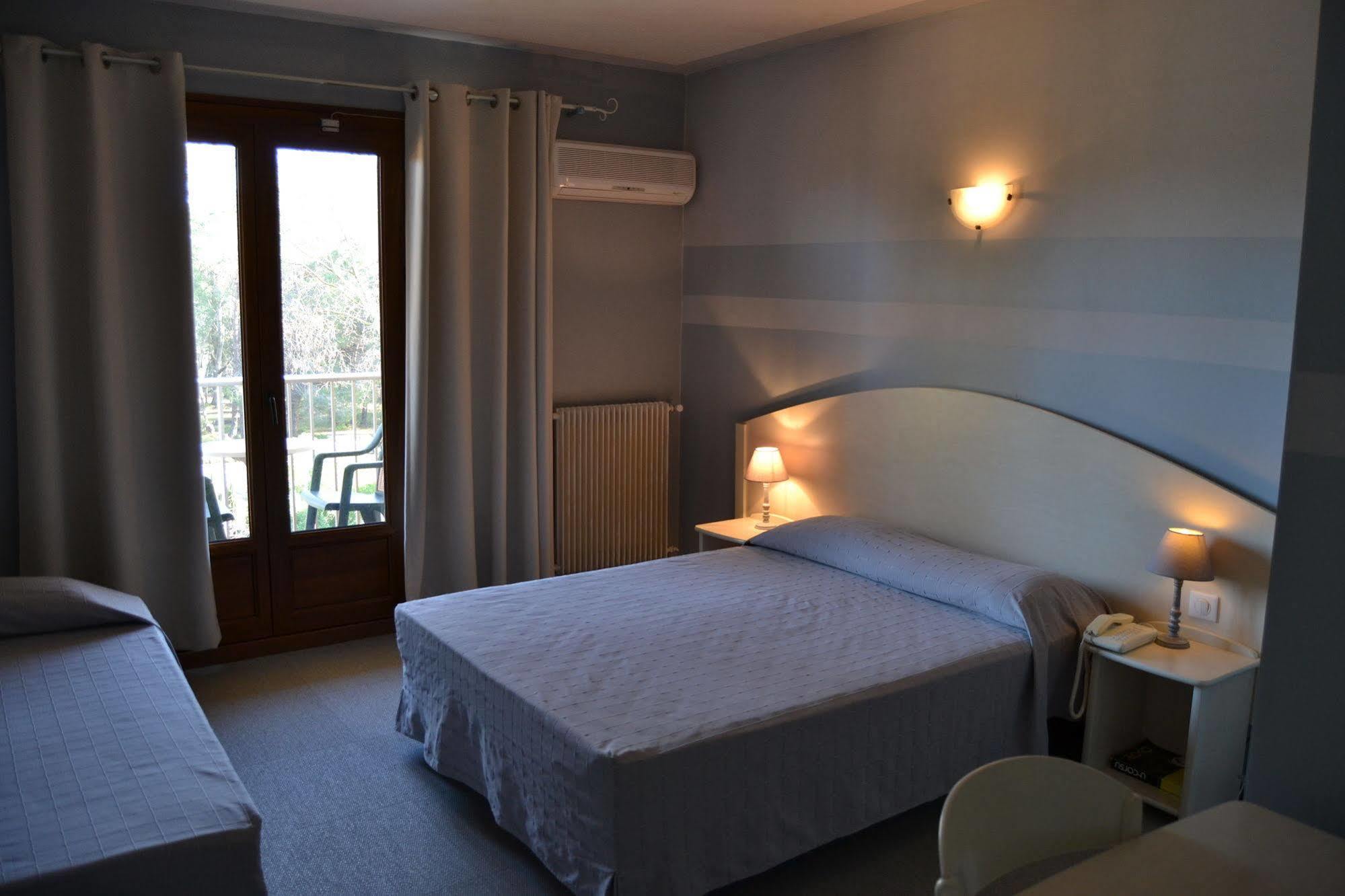 Hotel Cyrnea Calvi  Eksteriør bilde