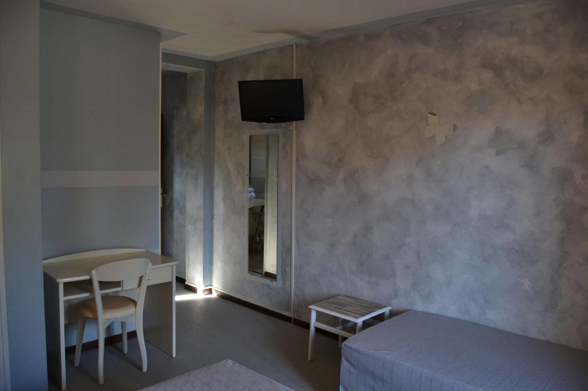 Hotel Cyrnea Calvi  Eksteriør bilde