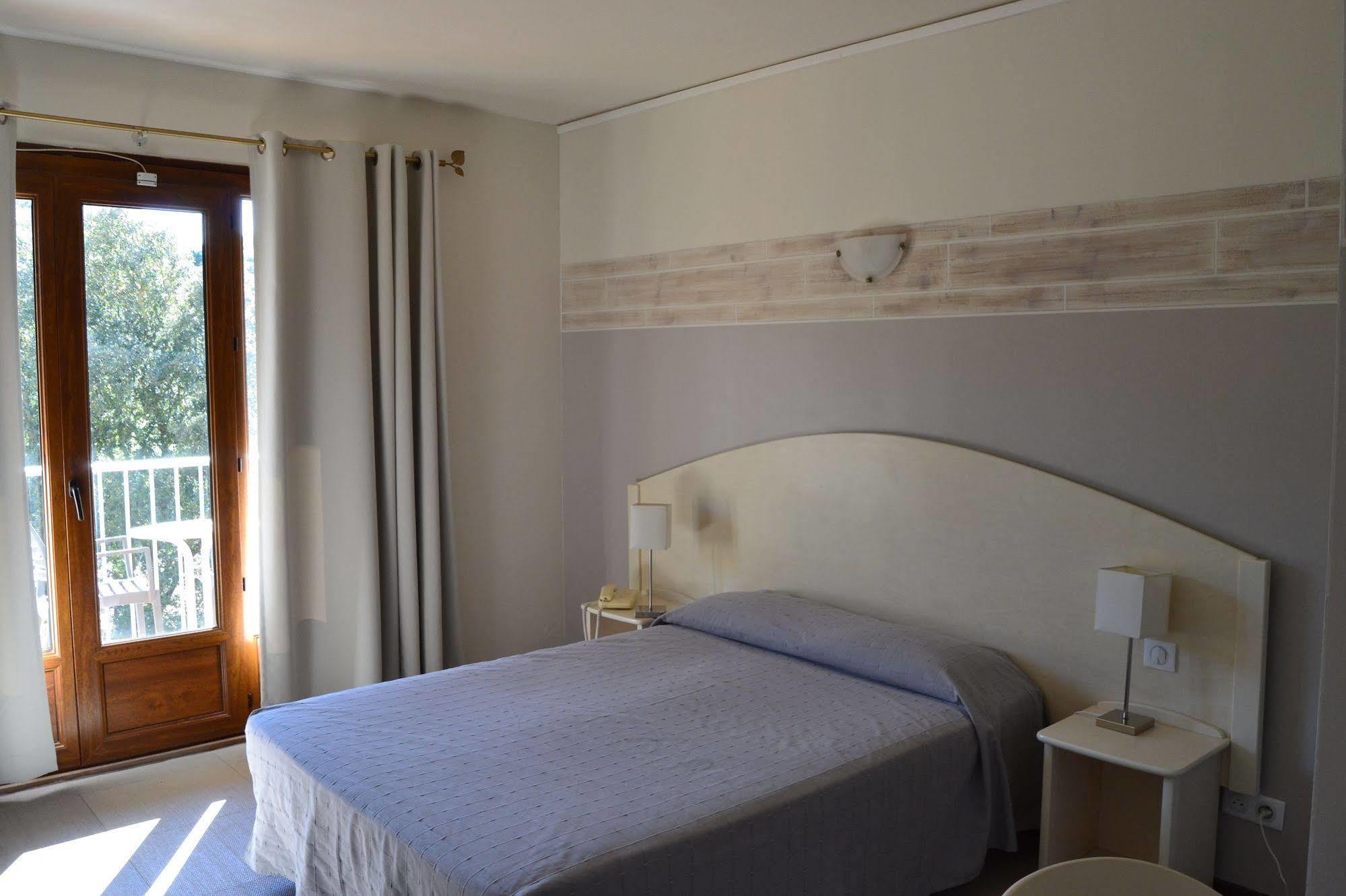 Hotel Cyrnea Calvi  Eksteriør bilde